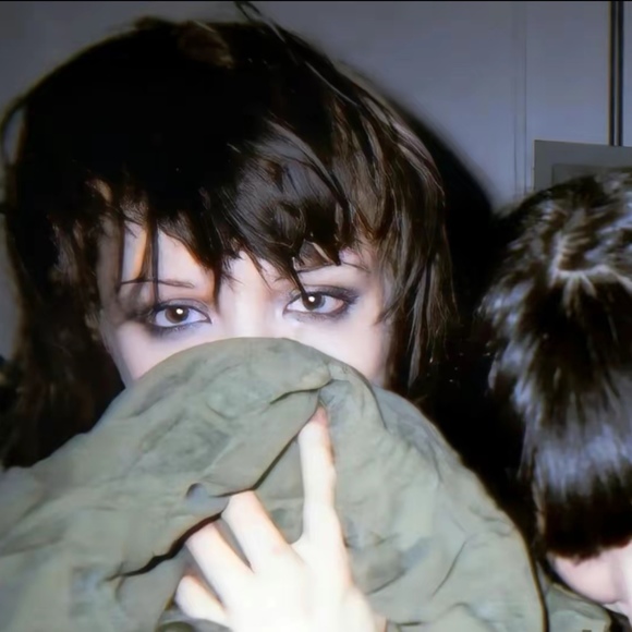 Meet your Posher, Alex - Picture 1 of 1